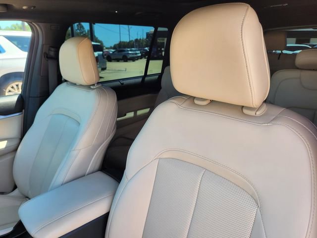 Used 2024 Jeep Grand Cherokee L Limited w/ Luxury Tech Group II AWD/4WD image 32