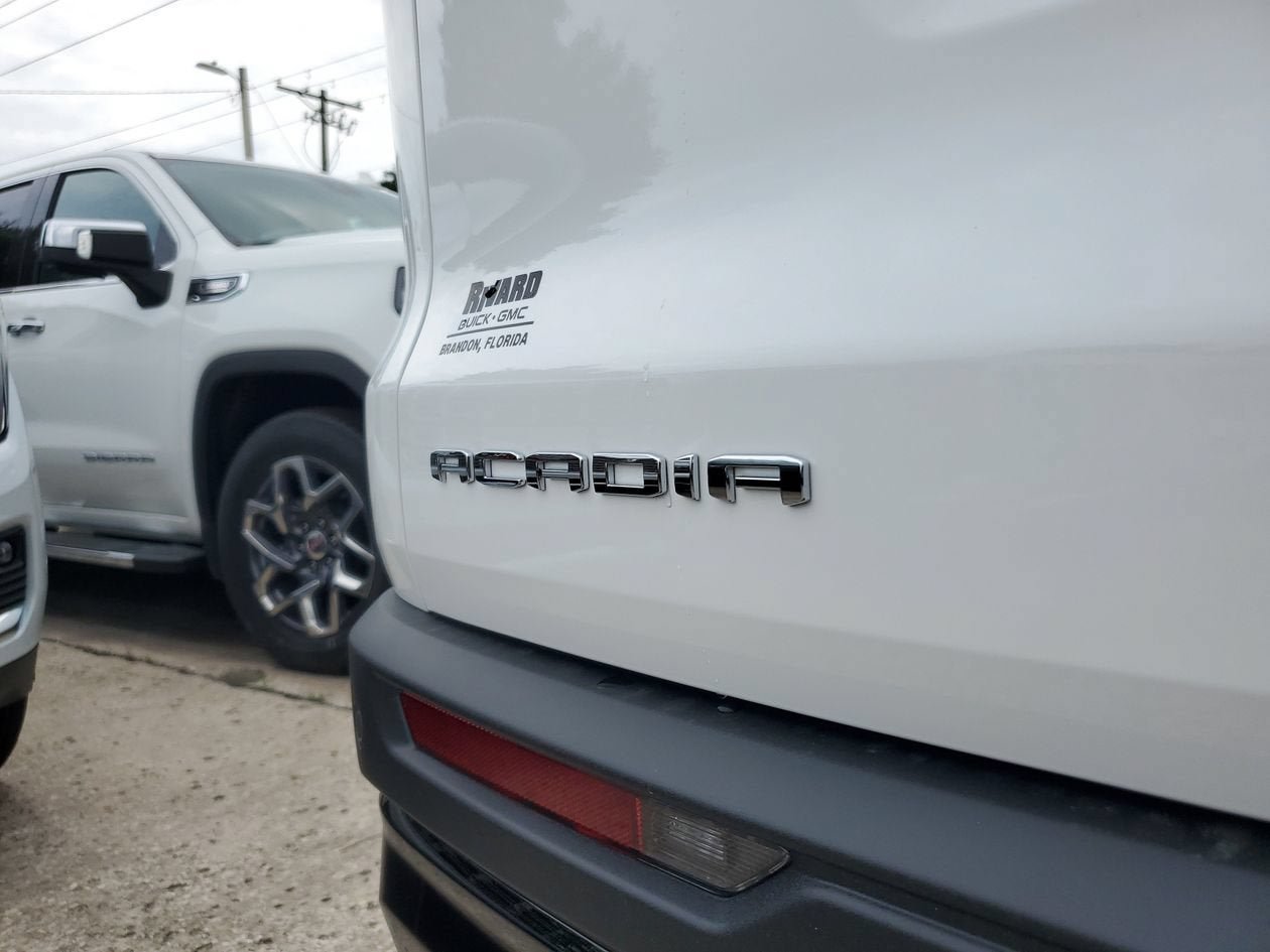 New 2026 GMC Acadia AT4 w/ Luxury Package AWD/4WD image 8