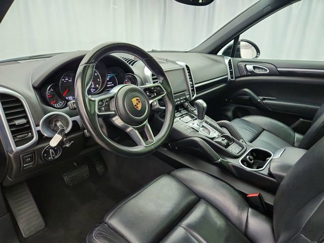 Used 2017 Porsche Cayenne AWD/4WD image 9