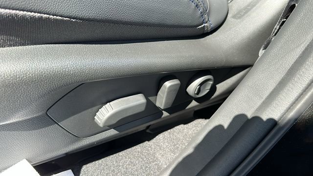 New 2025 Subaru Forester Limited image 8