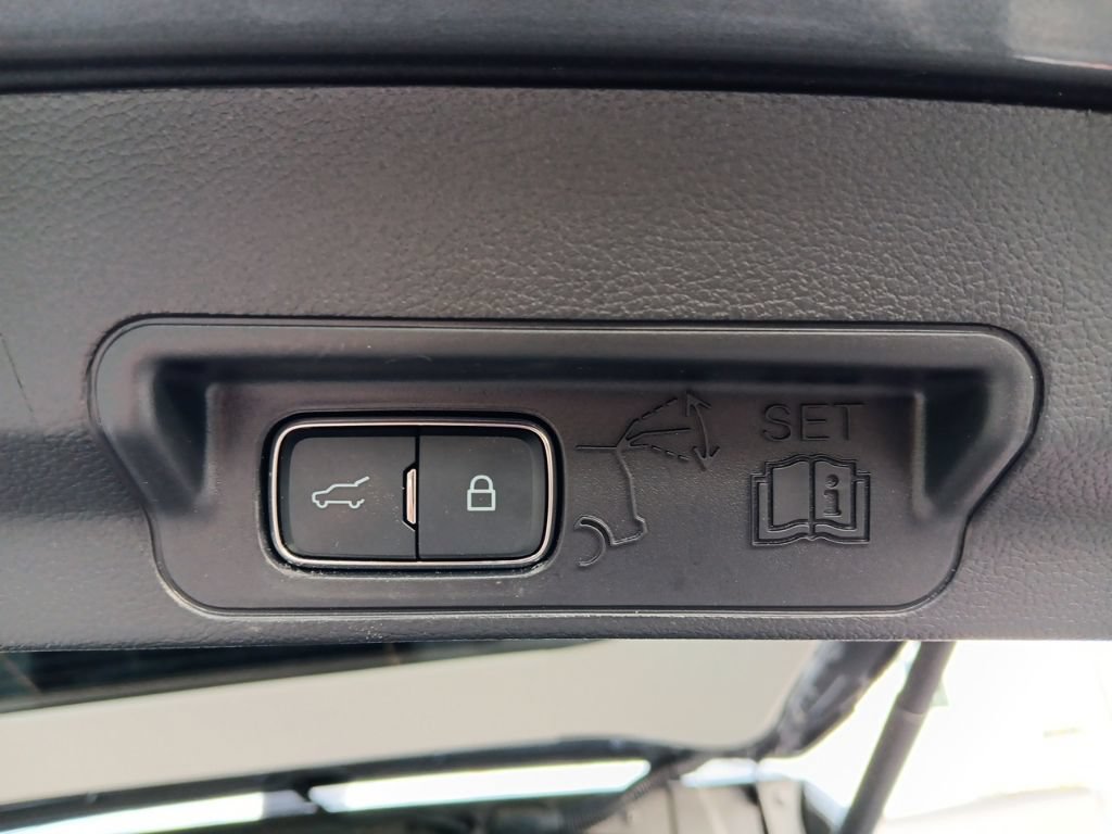Used 2025 Ford Explorer Active w/ Active Comfort Package AWD/4WD image 8