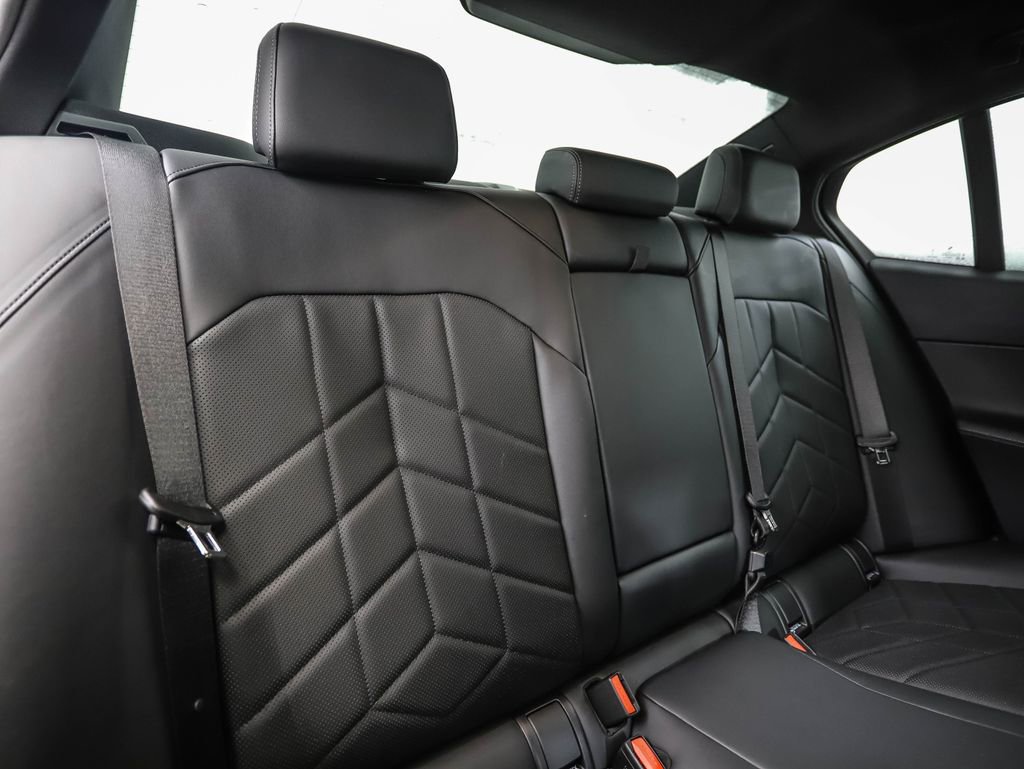 Used 2026 BMW i5 eDrive40 w/ M Sport Package image 28