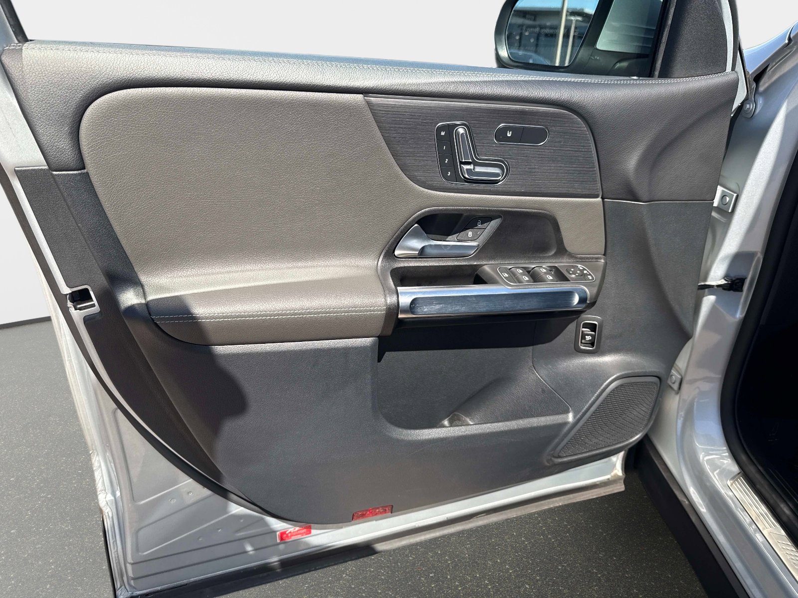 Certified 2022 Mercedes-Benz GLB 35 AMG 4MATIC image 17