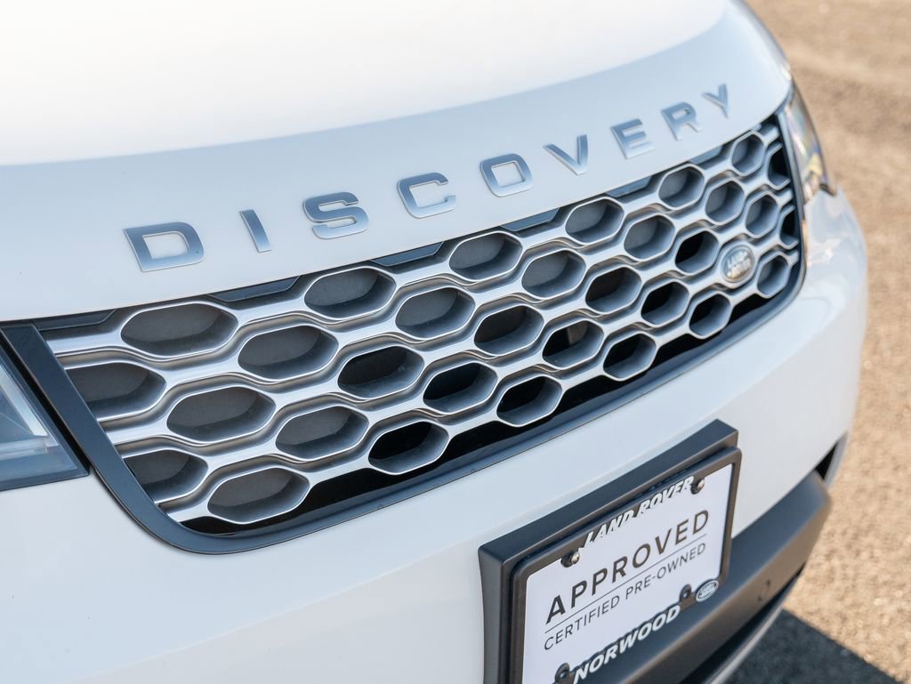Certified 2022 Land Rover Discovery S image 17