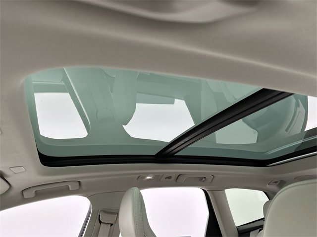 Certified 2025 Volvo XC60 B5 Ultra w/ Protection Package Premier image 22
