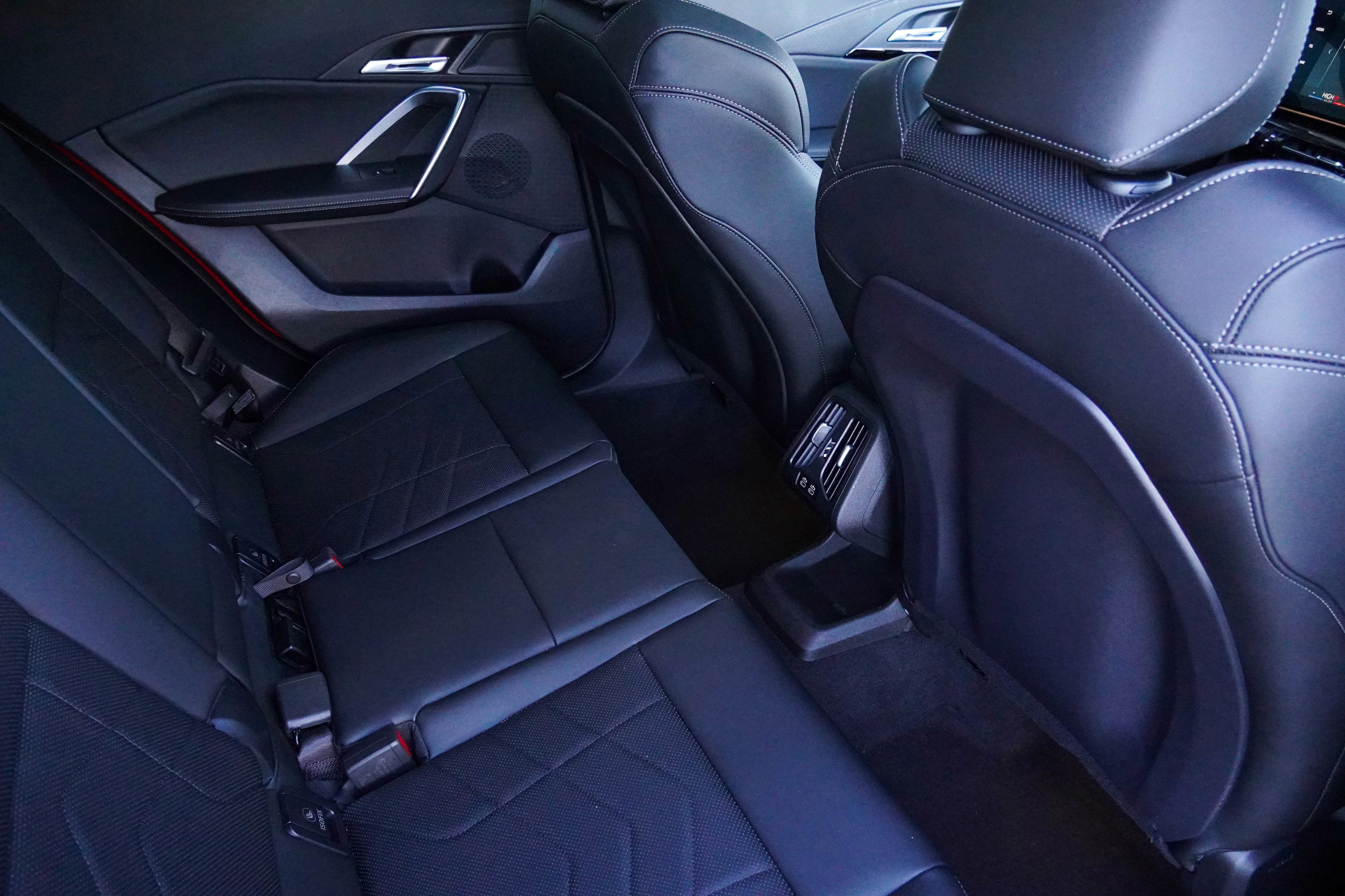 Certified 2025 BMW X2 xDrive28i image 32