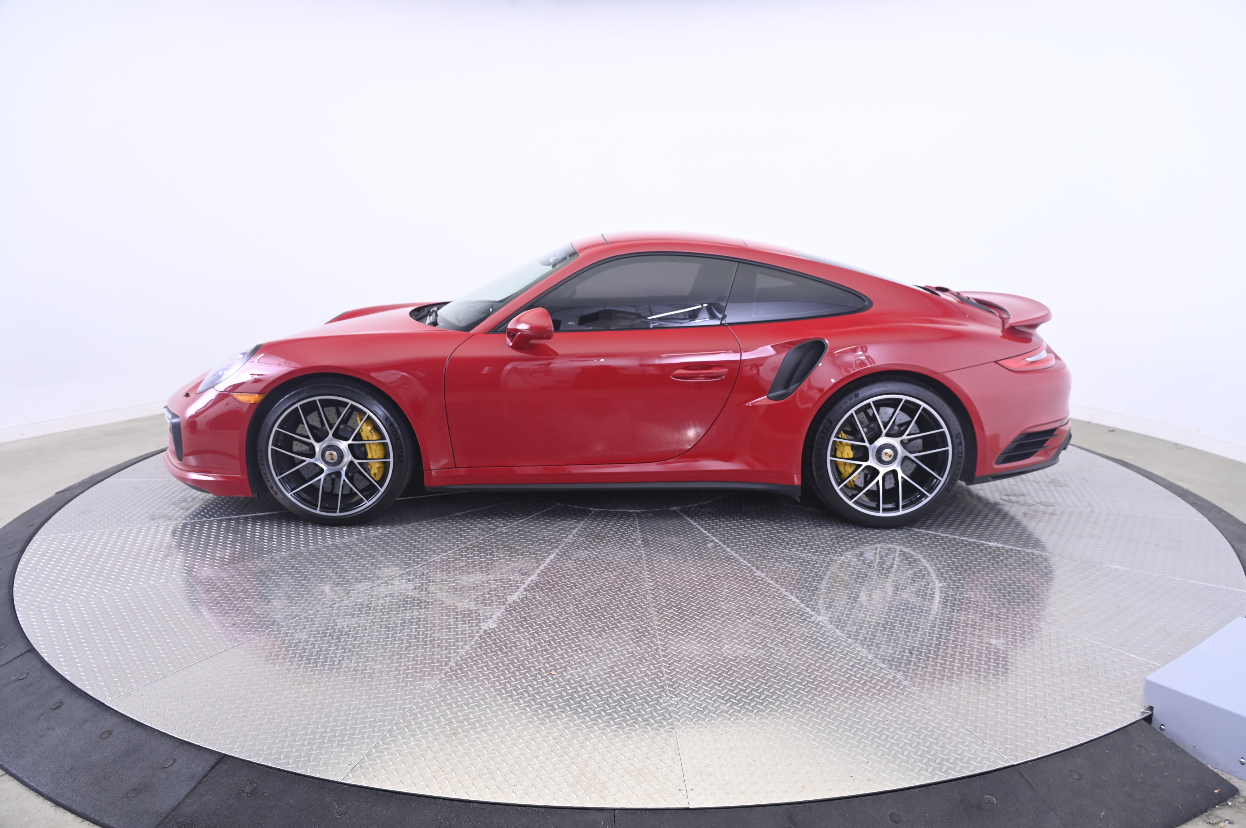Used 2018 Porsche 911 Turbo S AWD/4WD image 2