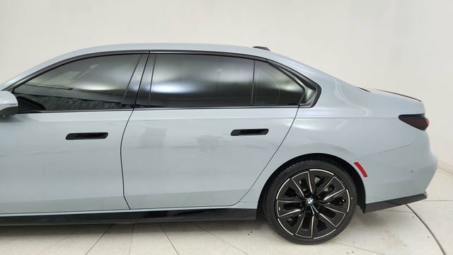 Used 2024 BMW 740i xDrive w/ Premium Package image 11