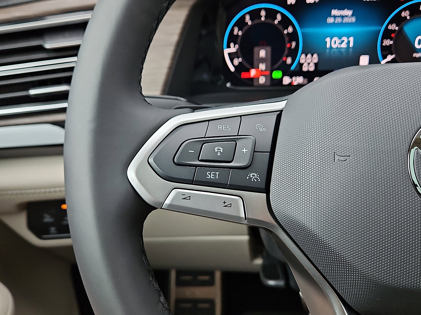 New 2026 Volkswagen Atlas SEL Premium R-Line image 18