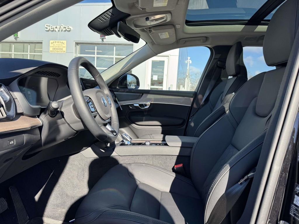 Certified 2026 Volvo XC90 B6 Plus w/ Protection Package Premier image 13