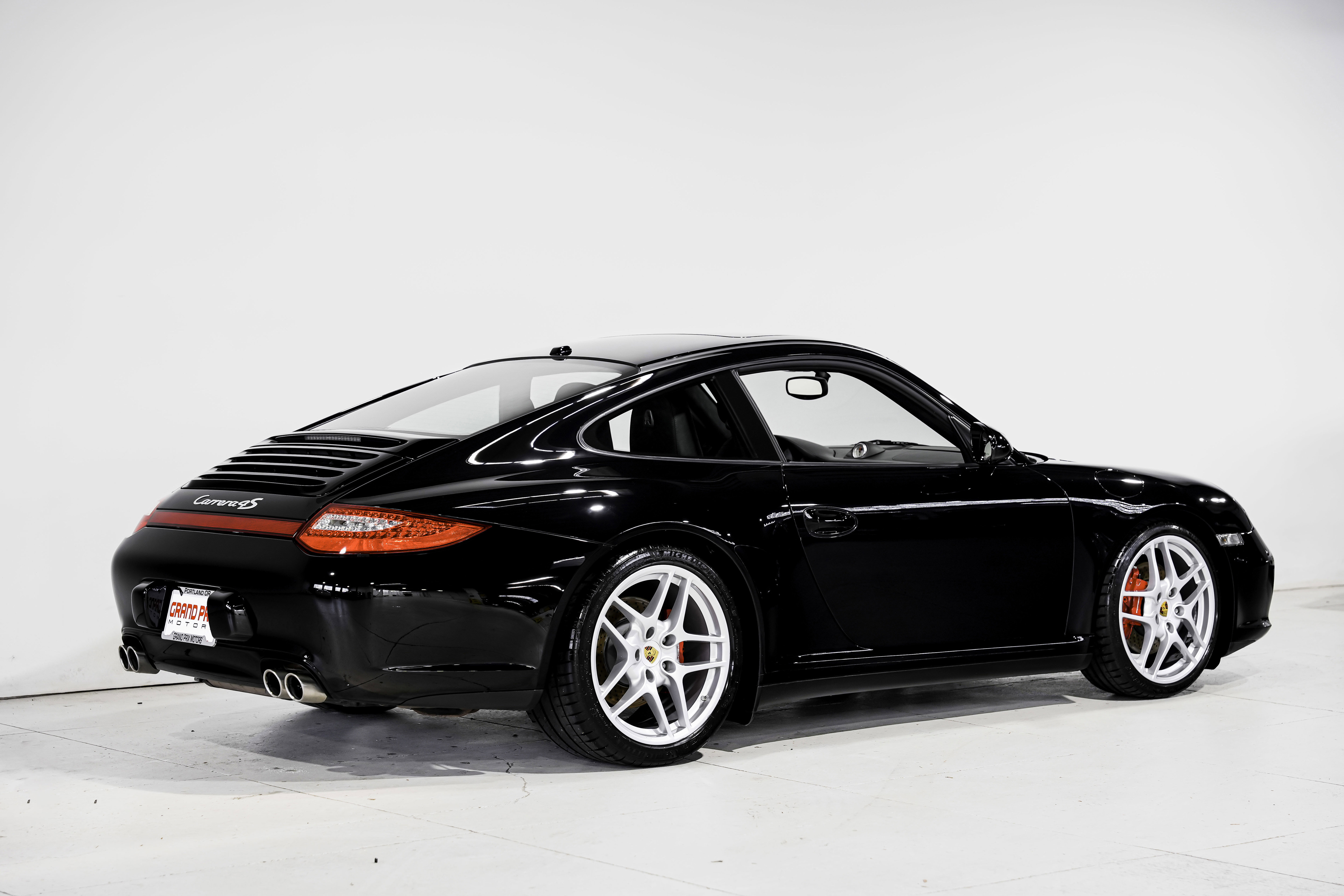 Used 2010 Porsche 911 Carrera 4S image 3