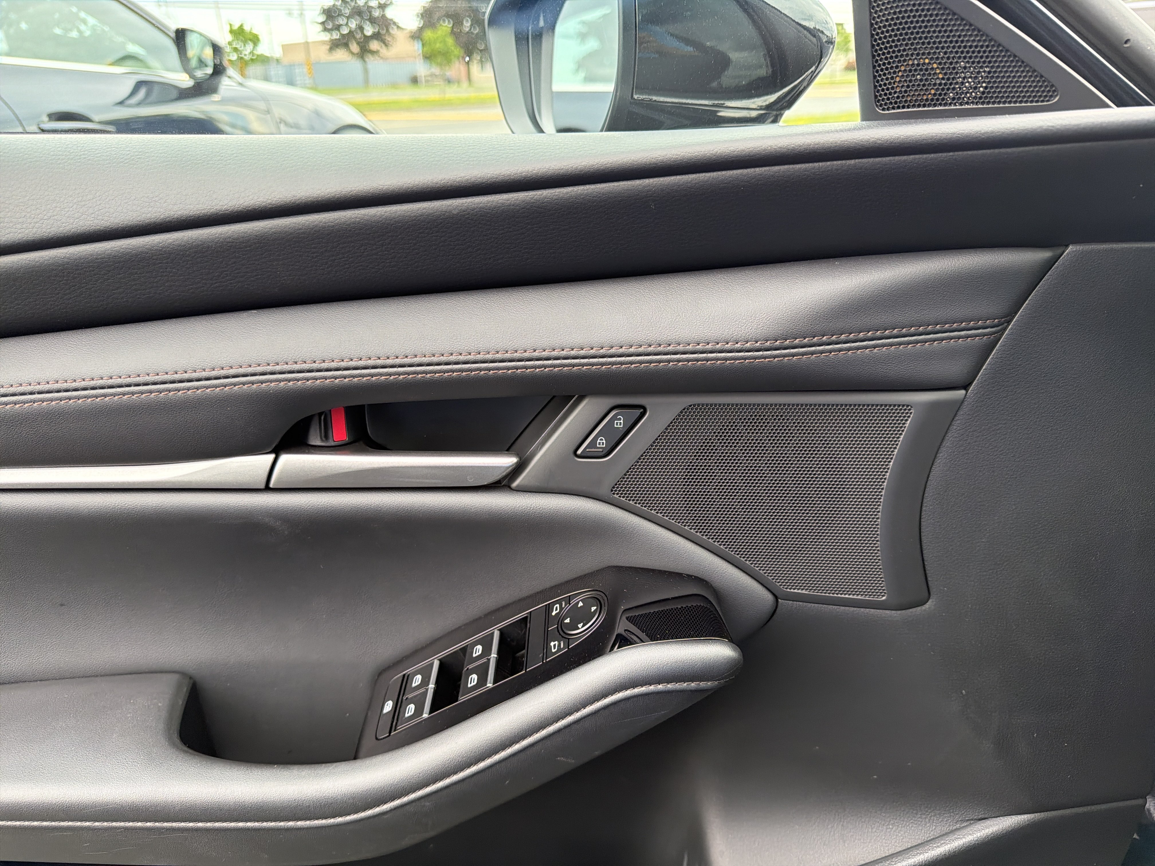 Used 2024 MAZDA MAZDA3 s FWD image 14