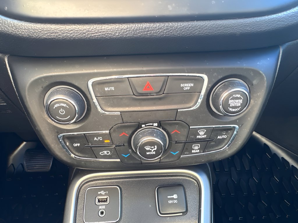 Used 2019 Jeep Compass Latitude w/ Popular Equipment Group FWD image 19