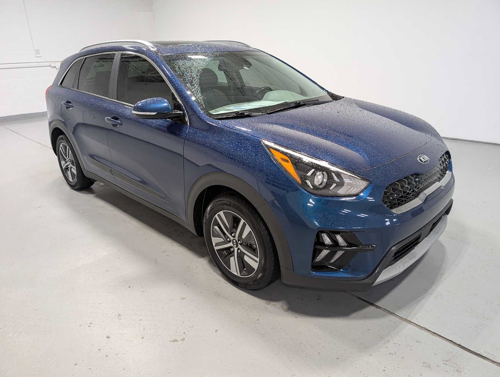 Used 2020 Kia Niro EX Premium FWD image 6