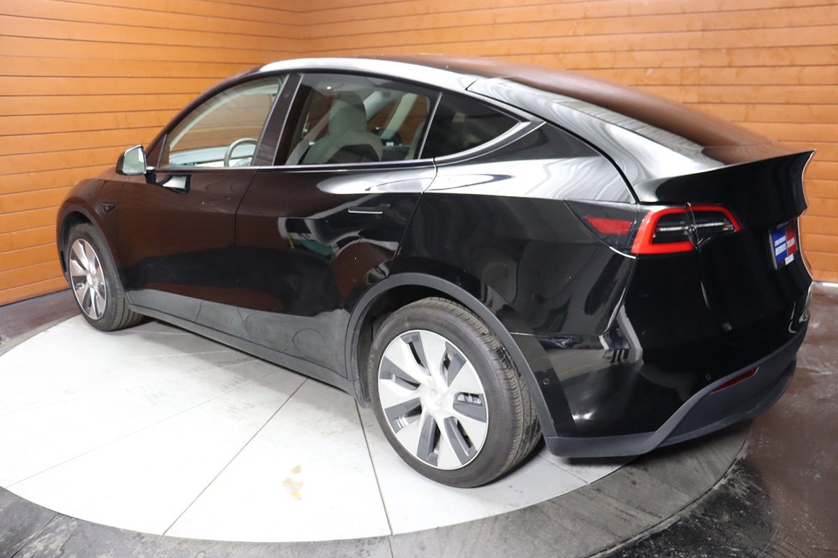 Used 2023 Tesla Model Y Long Range image 9