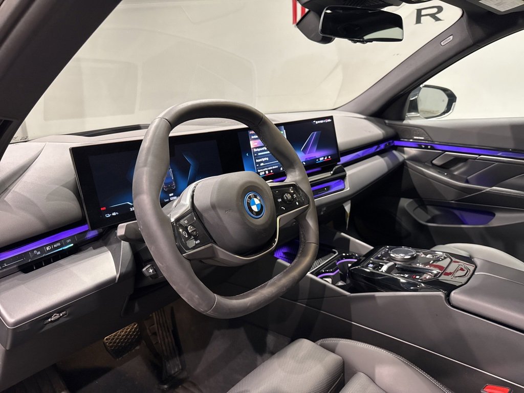 Used 2024 BMW i5 eDrive40i w/ Premium Package image 13