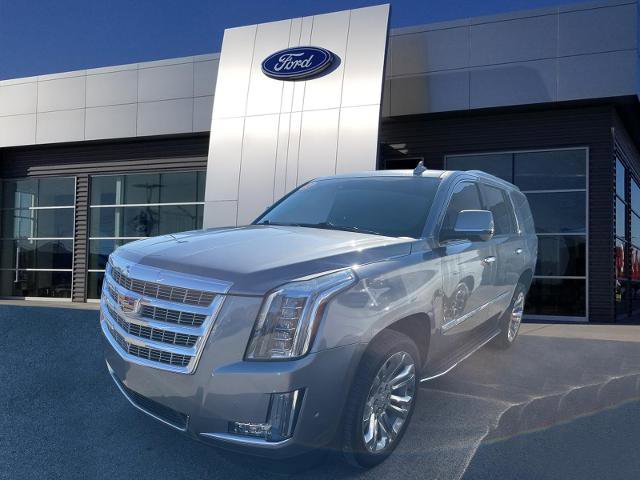 Used 2020 Cadillac Escalade Luxury w/ LPO, Radiant Package image 4