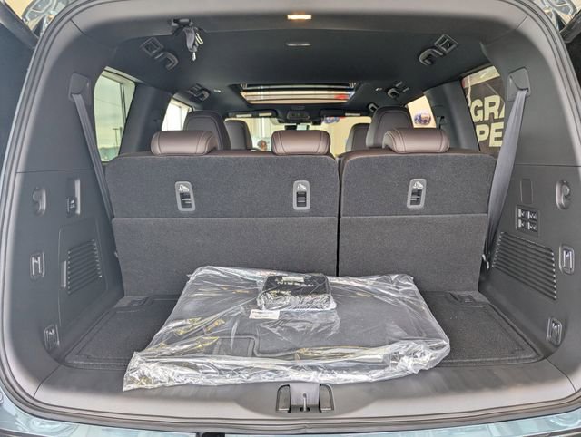 New 2026 Nissan Armada Platinum image 5