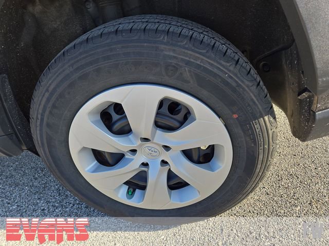 Used 2024 Toyota RAV4 LE AWD/4WD image 24