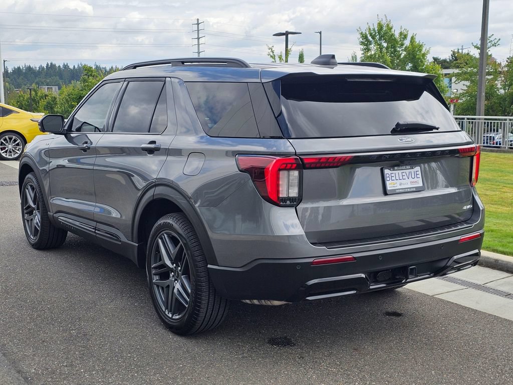 Used 2025 Ford Explorer ST-Line w/ Premium Package AWD/4WD image 3