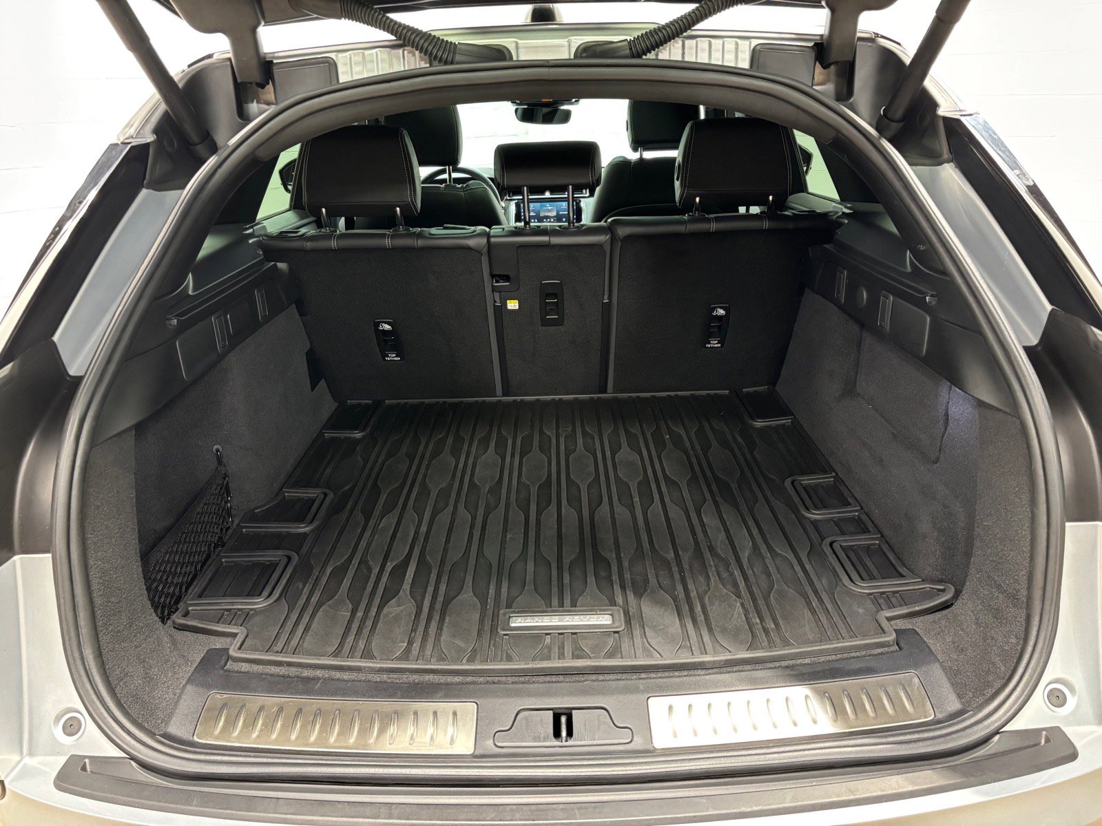 Used 2023 Land Rover Range Rover Velar R-Dynamic S AWD/4WD image 43