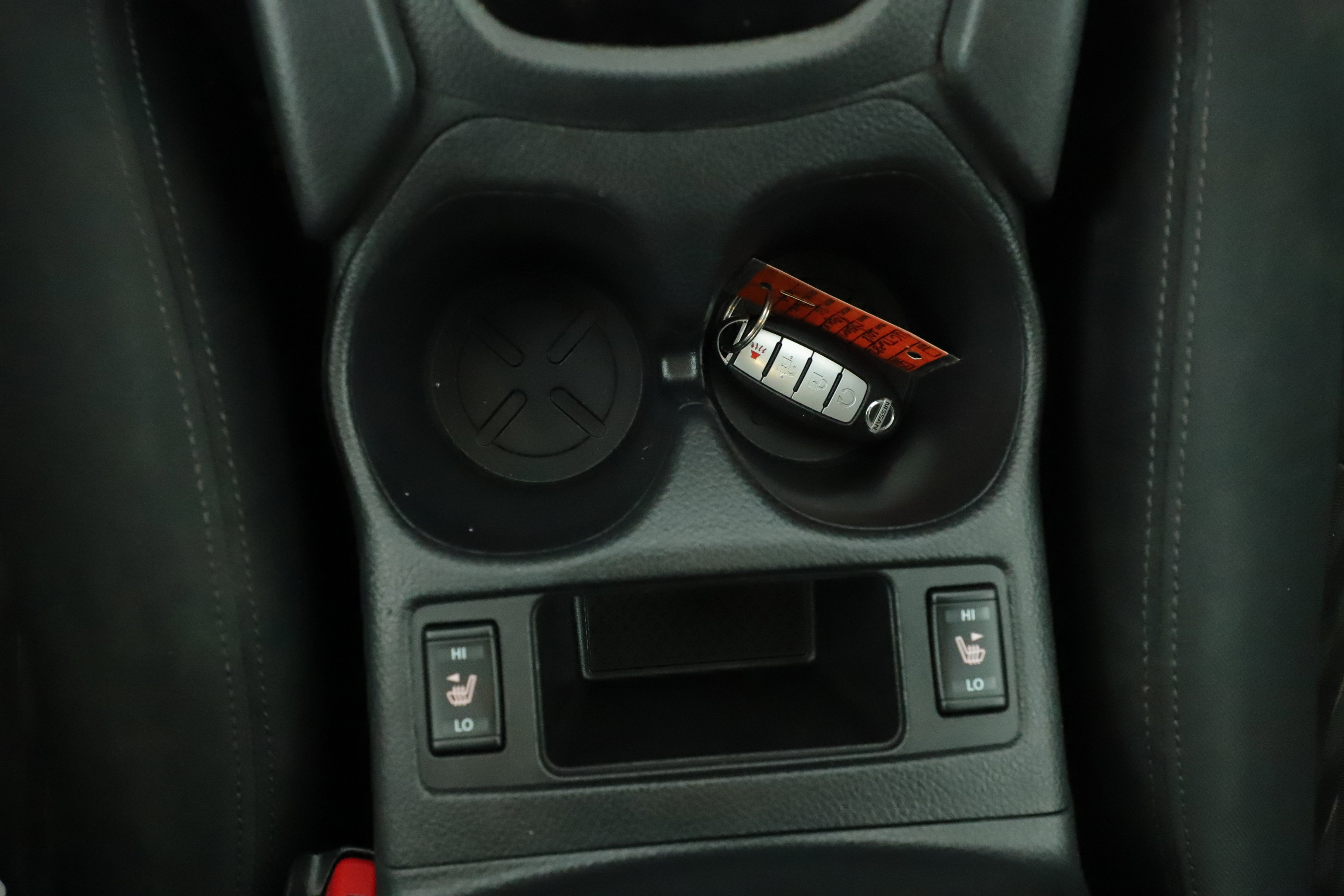 Used 2018 Nissan Rogue SV image 17