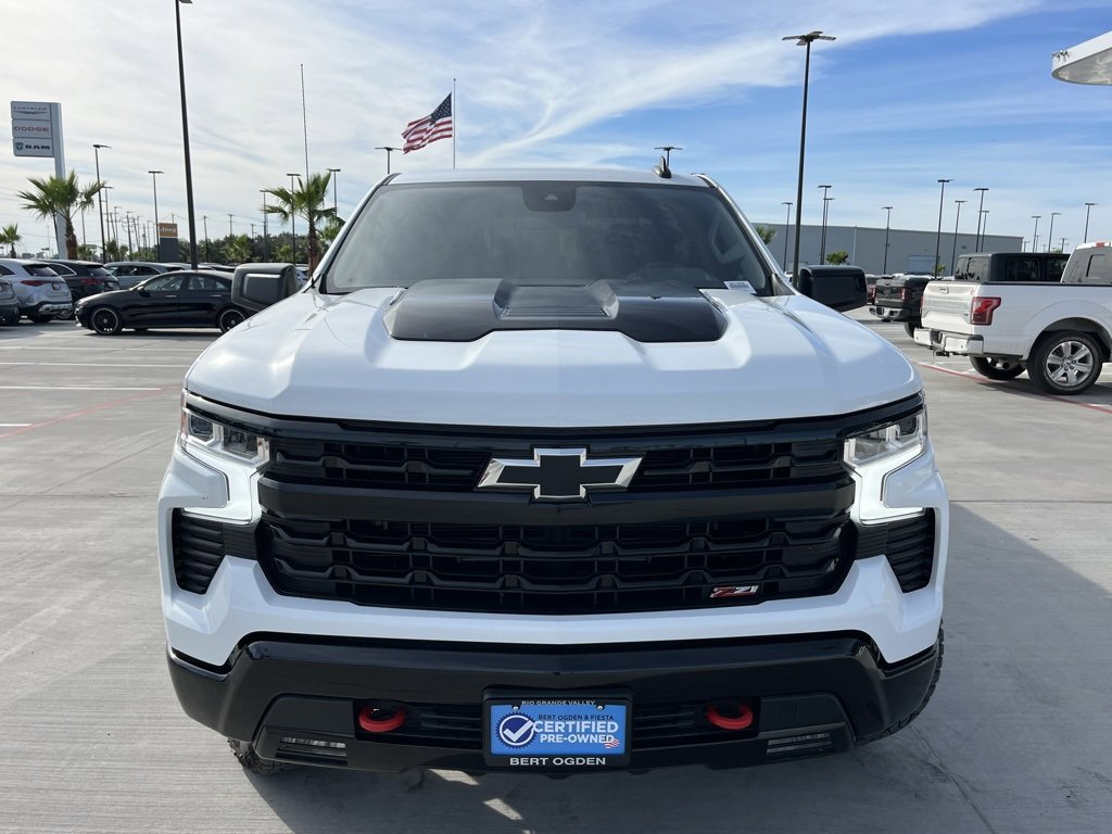 Used 2025 Chevrolet Silverado 1500 LT Trail Boss w/ LPO, Dark Essentials Package image 2