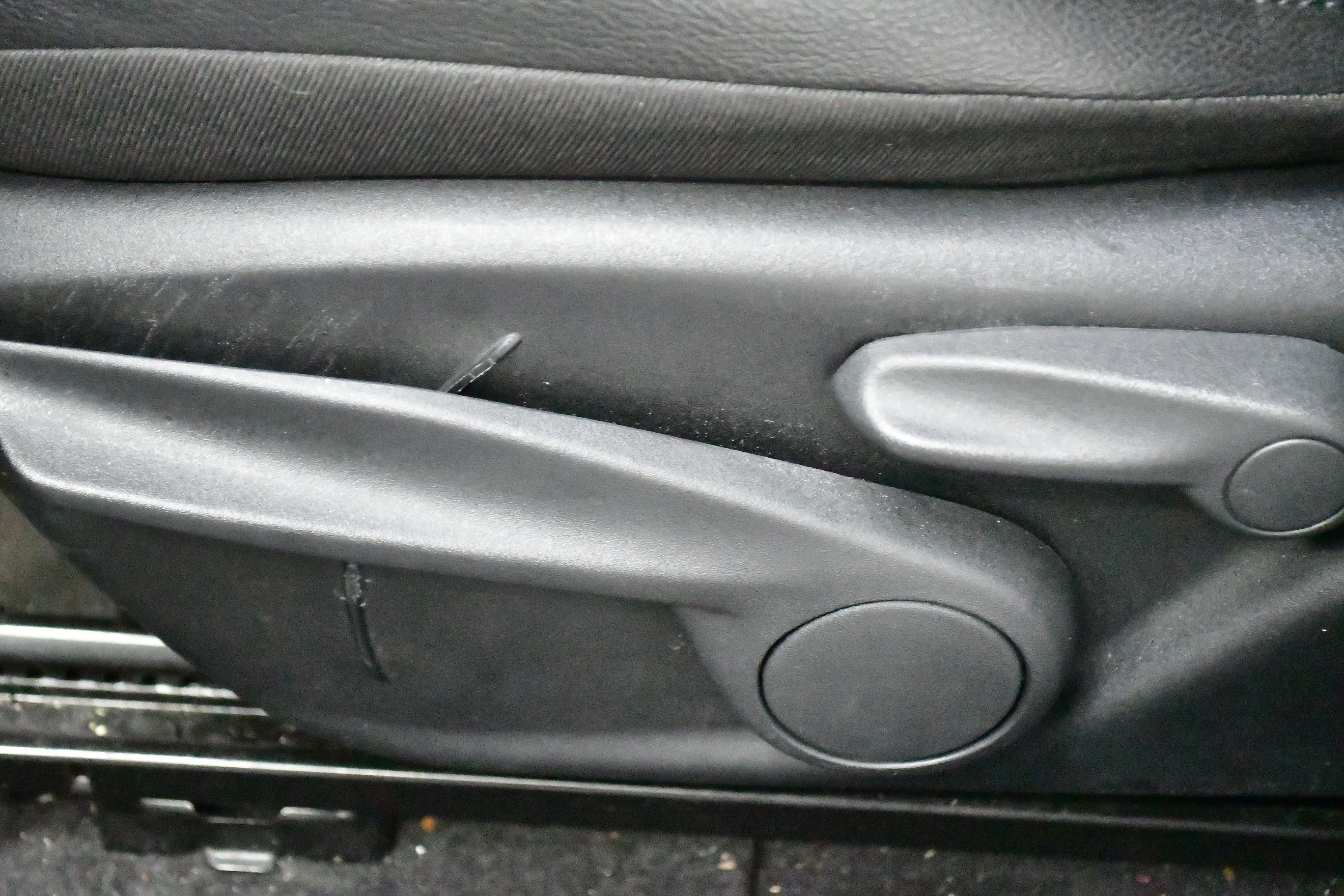 Used 2025 Jeep Compass Trailhawk image 13