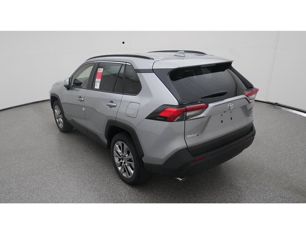 Used 2023 Toyota RAV4 XLE Premium FWD image 7