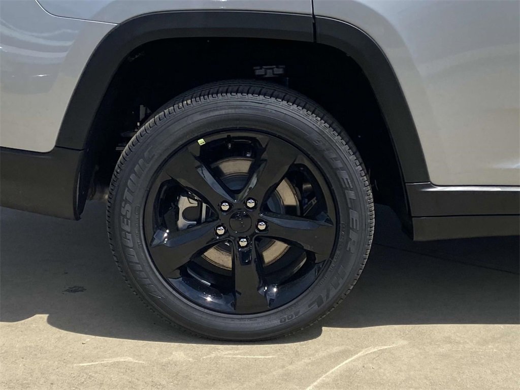 New 2025 Jeep Grand Cherokee L Altitude image 7