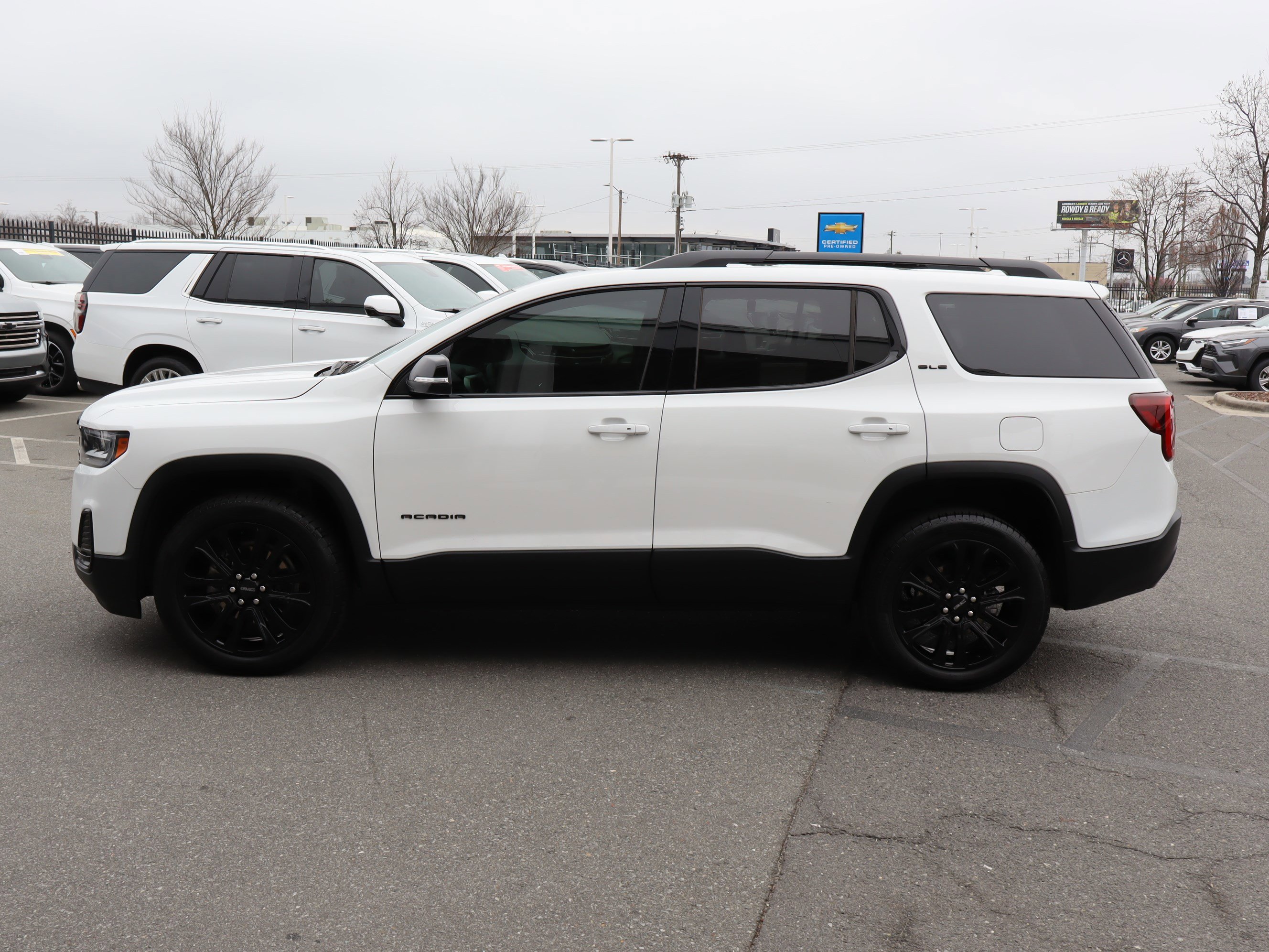 Certified 2023 GMC Acadia SLE w/ Driver Convenience Package image 7