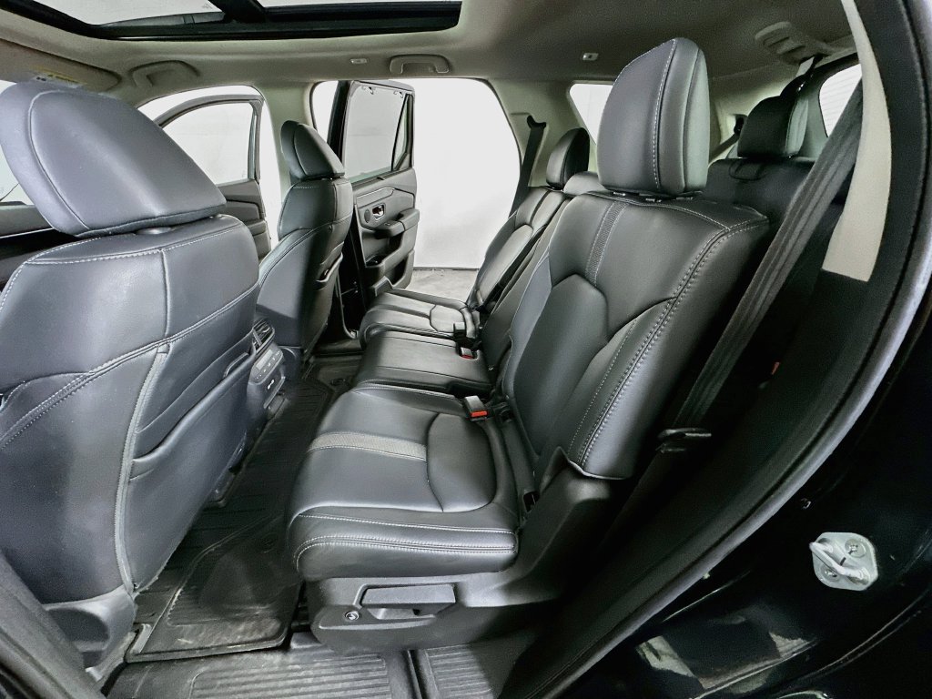 Used 2023 Honda Pilot Touring image 17