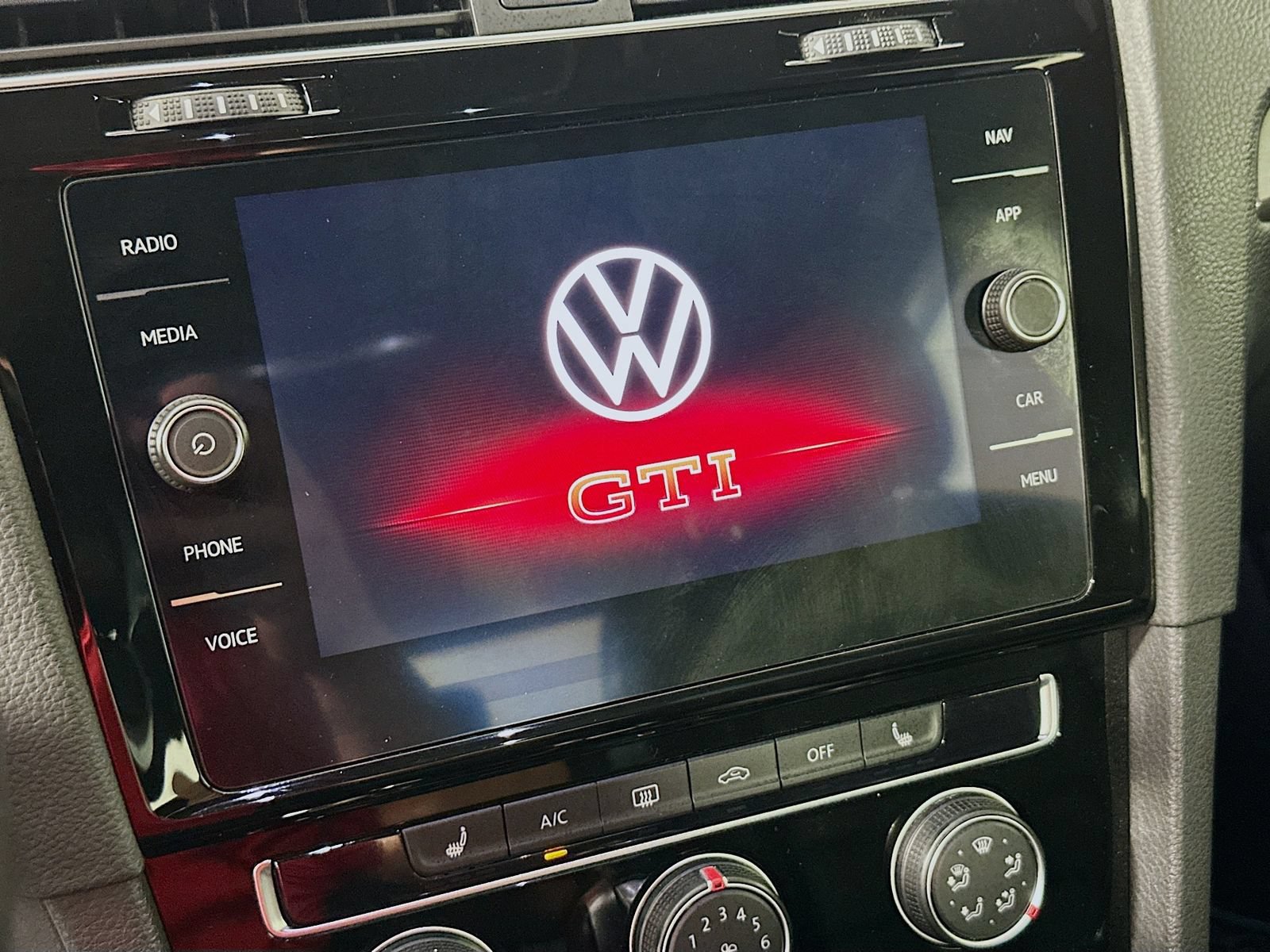 Used 2021 Volkswagen GTI SE FWD image 15