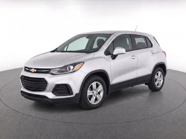 Used 2021 Chevrolet Trax LS w/ Tint and Cruise Package AWD/4WD image 2