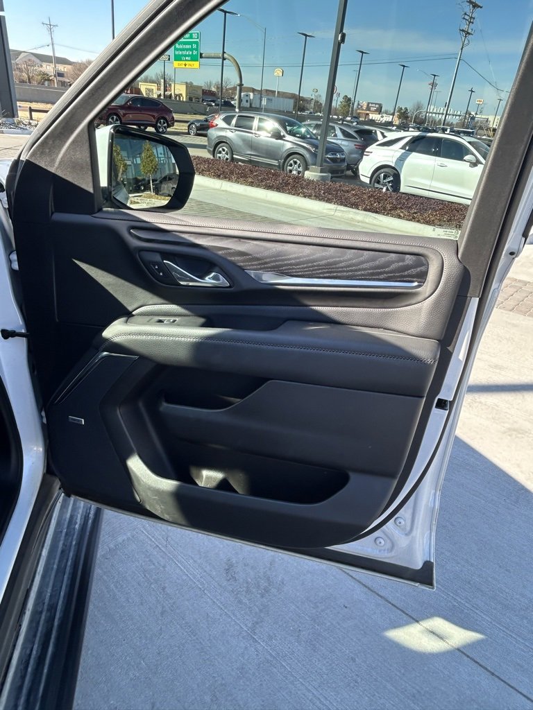 Used 2023 GMC Yukon Denali image 11