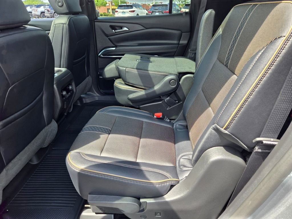 New 2026 Chevrolet Traverse High Country w/ LPO, Floor Liner Package image 16