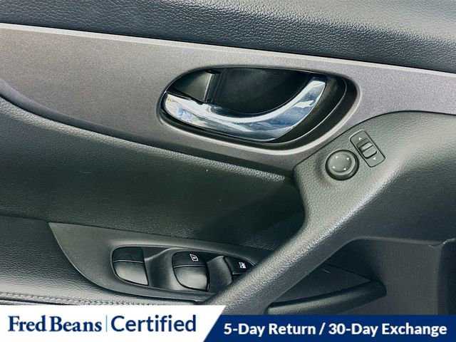 Used 2016 Nissan Rogue S w/ Appearance Package image 19