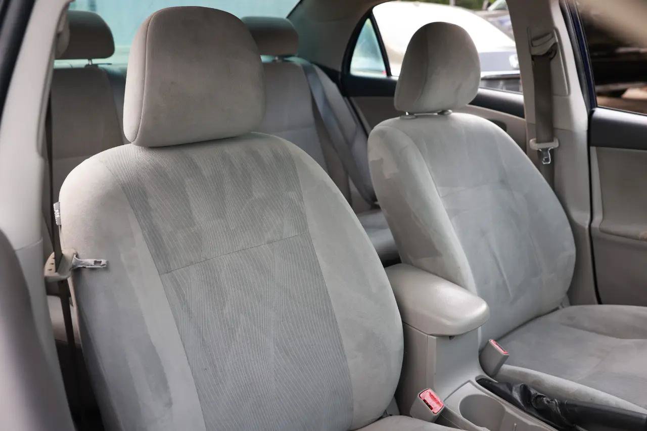 Used 2012 Toyota Corolla LE FWD image 16