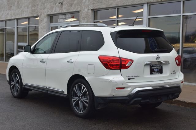 Used 2017 Nissan Pathfinder Platinum w/ Family Entertainment Package image 8