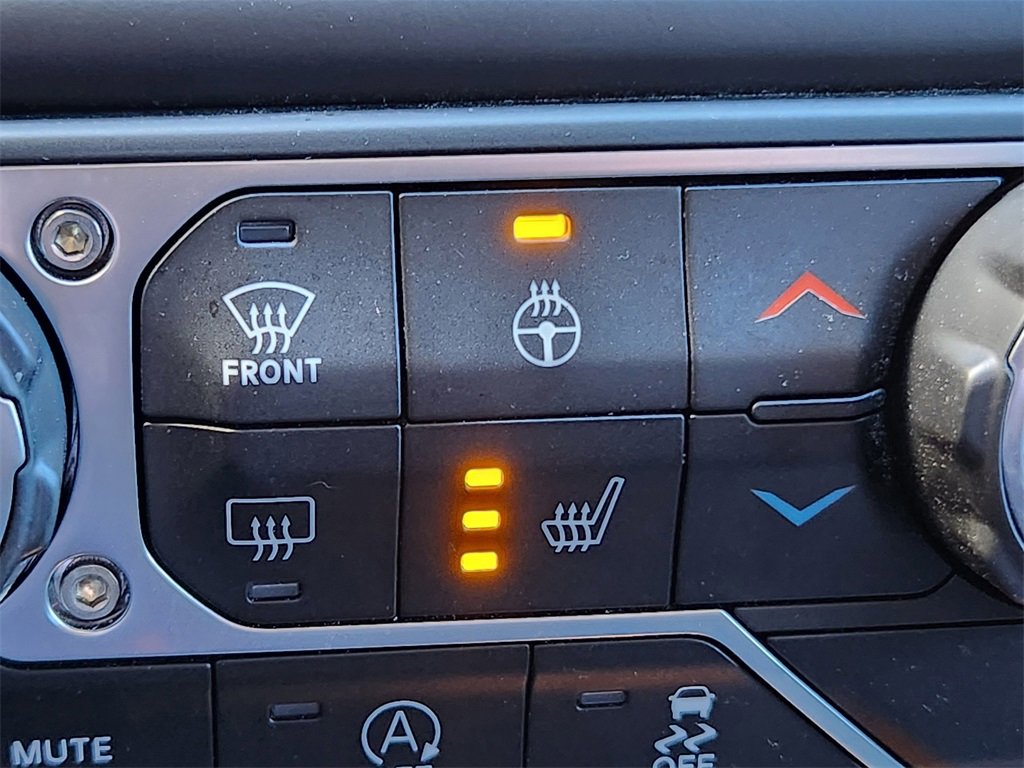 Used 2023 Jeep Wrangler Sport image 21