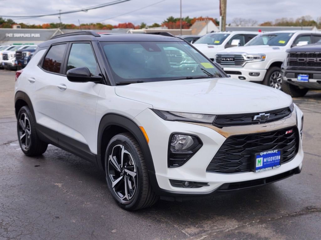 Used 2023 Chevrolet TrailBlazer RS w/ Sun and Liftgate Package image 7