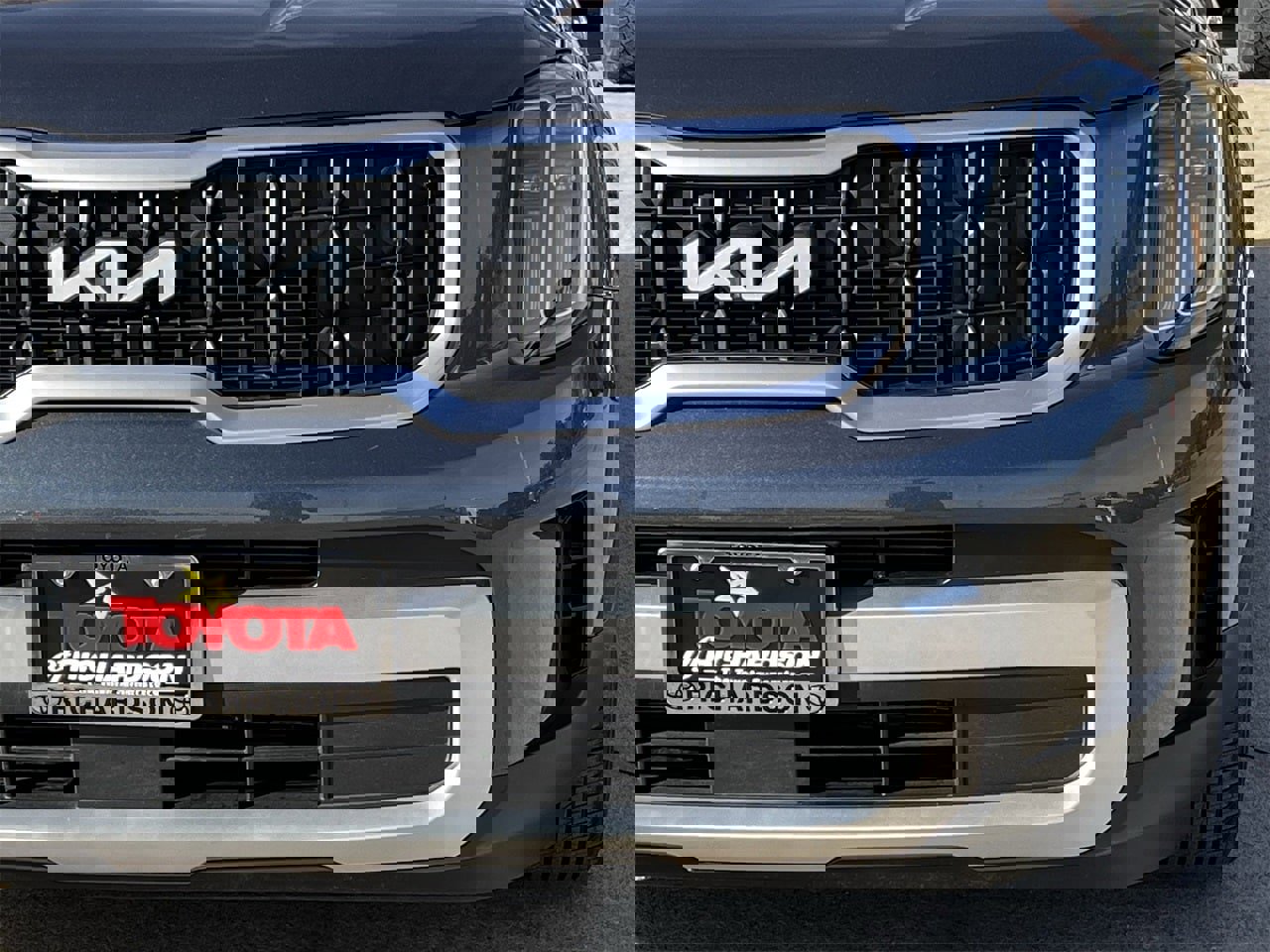 Used 2024 Kia Telluride LX image 8