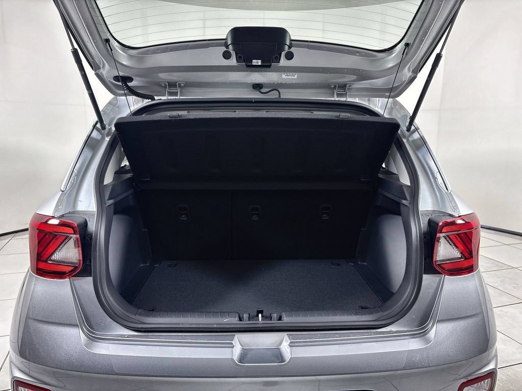 New 2026 Hyundai Venue SE FWD image 19