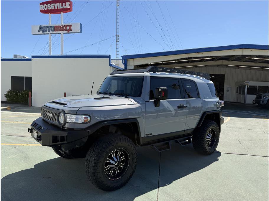 Used 2014 Toyota FJ Cruiser 4WD w/ Convenience Package image 1
