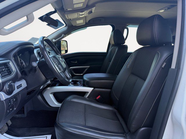 Used 2017 Nissan Titan PRO-4X AWD/4WD image 4