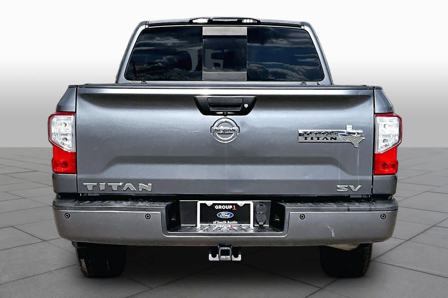 Used 2017 Nissan Titan SV RWD image 5