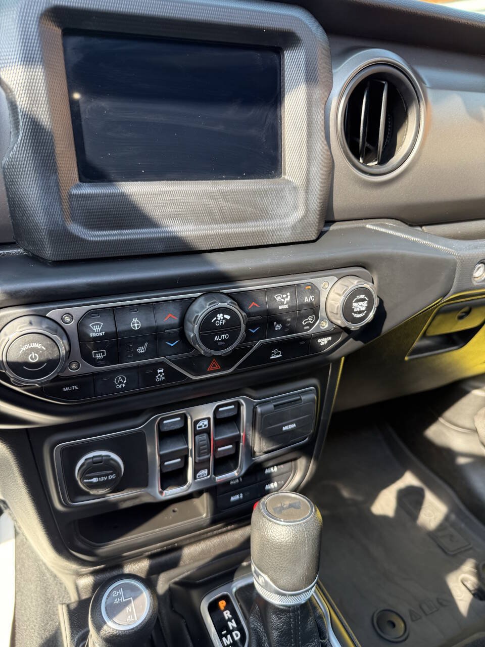 Used 2023 Jeep Wrangler Unlimited Sport AWD/4WD image 16