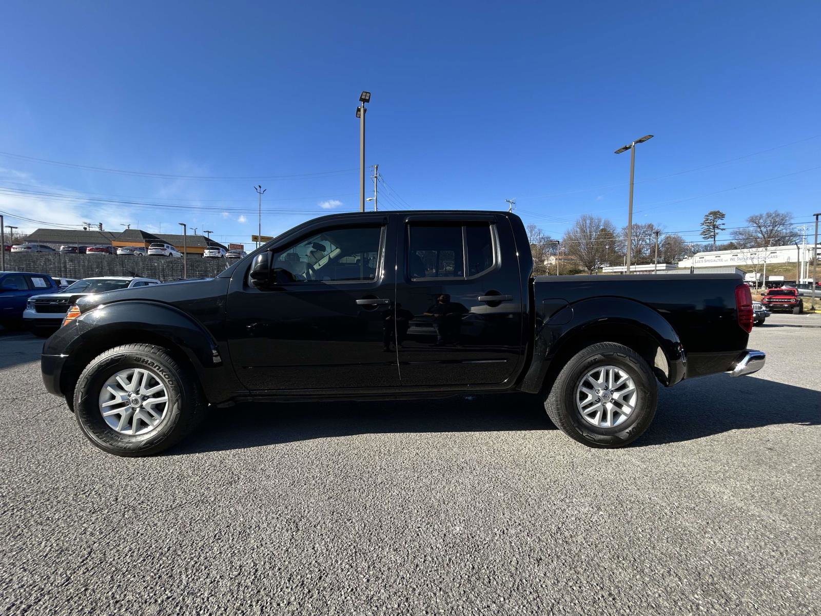Used 2018 Nissan Frontier SV image 6