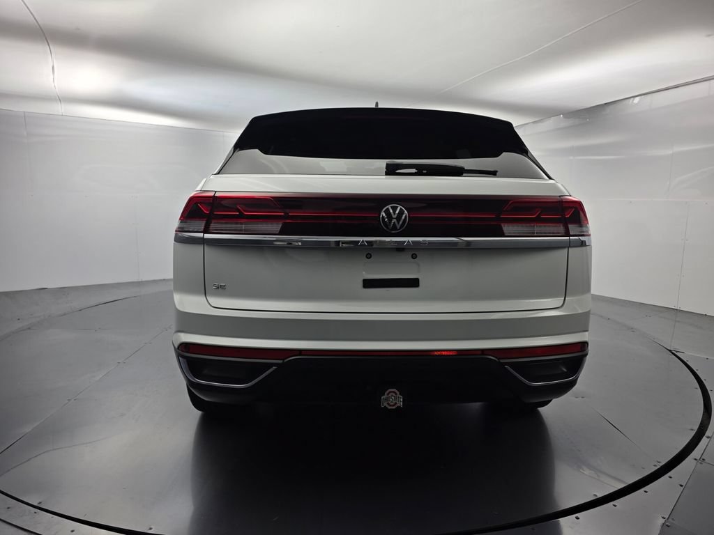 Used 2024 Volkswagen Atlas Cross Sport SE FWD image 5