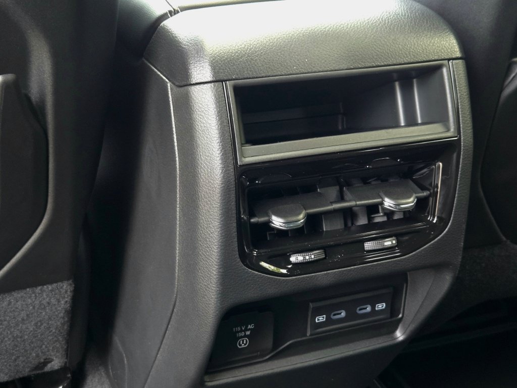 New 2027 Jeep Grand Cherokee Altitude AWD/4WD image 24